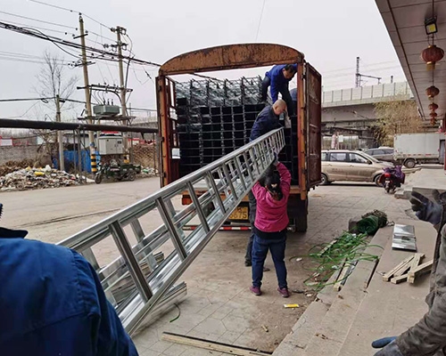 鍍鋅大跨距橋架發(fā)往呂梁市中陽縣